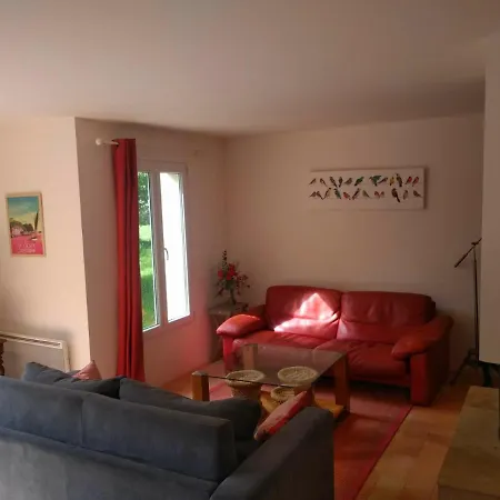 Grande Maison, Calme, Proche De La Camoel