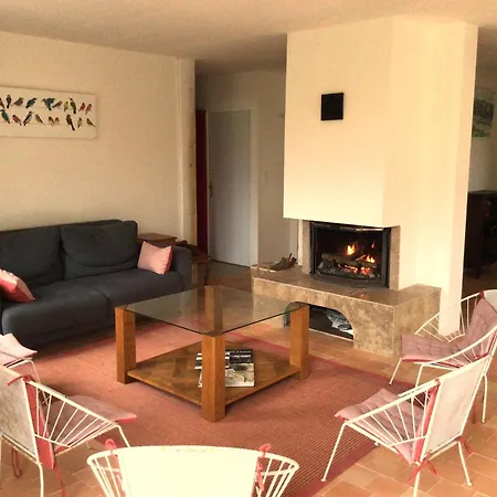 Grande Maison, Calme, Proche De La Camoel